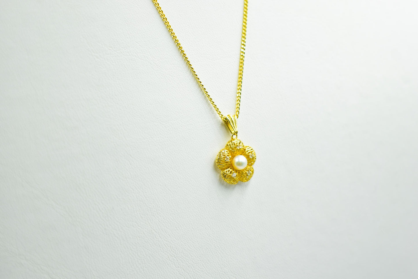 Κολιέ Λουλούδι με Φυσικό Μαργαριτάρι 14Κ