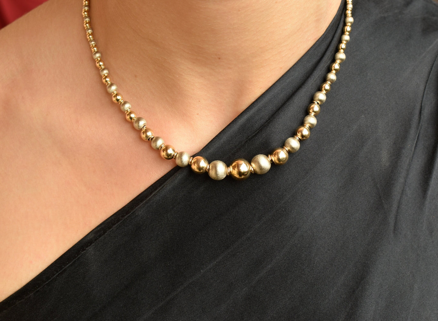 Χρυσό Κολιέ με Γυαλιστερές & Ματ Μπίλιες Κ14