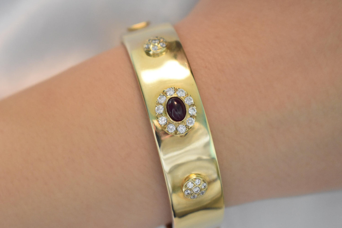 14K Solid Gold Ruby Bangle,Natural Ruby Bezel,Genuine Ruby,Bangle Bracelet,Natural Ruby,Unique & Vintage Bracelet for Her,Gemstone Gold Ruby