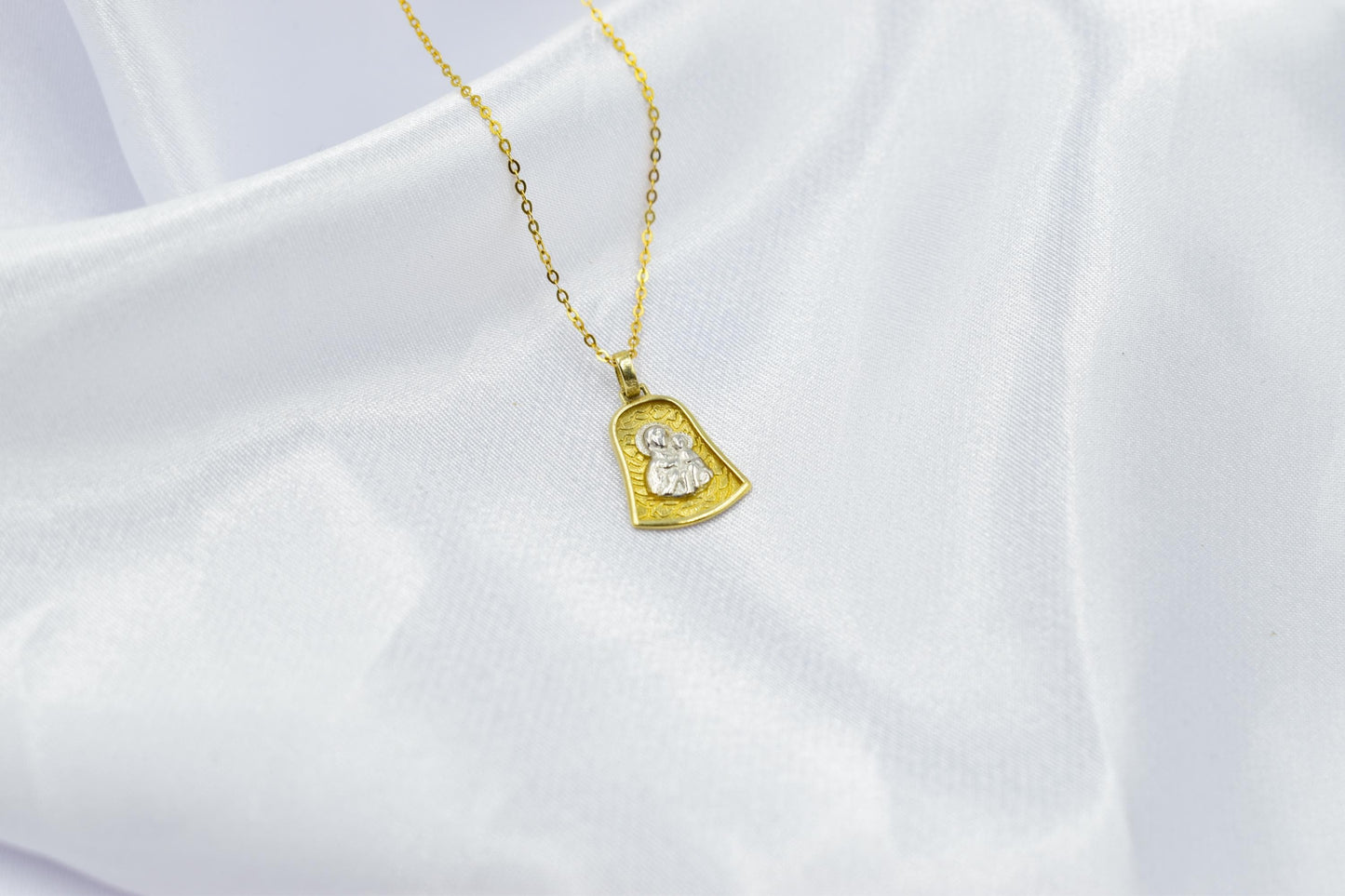 Χρυσό Φυλαχτό Παναγία Δίχρωμο Κ14