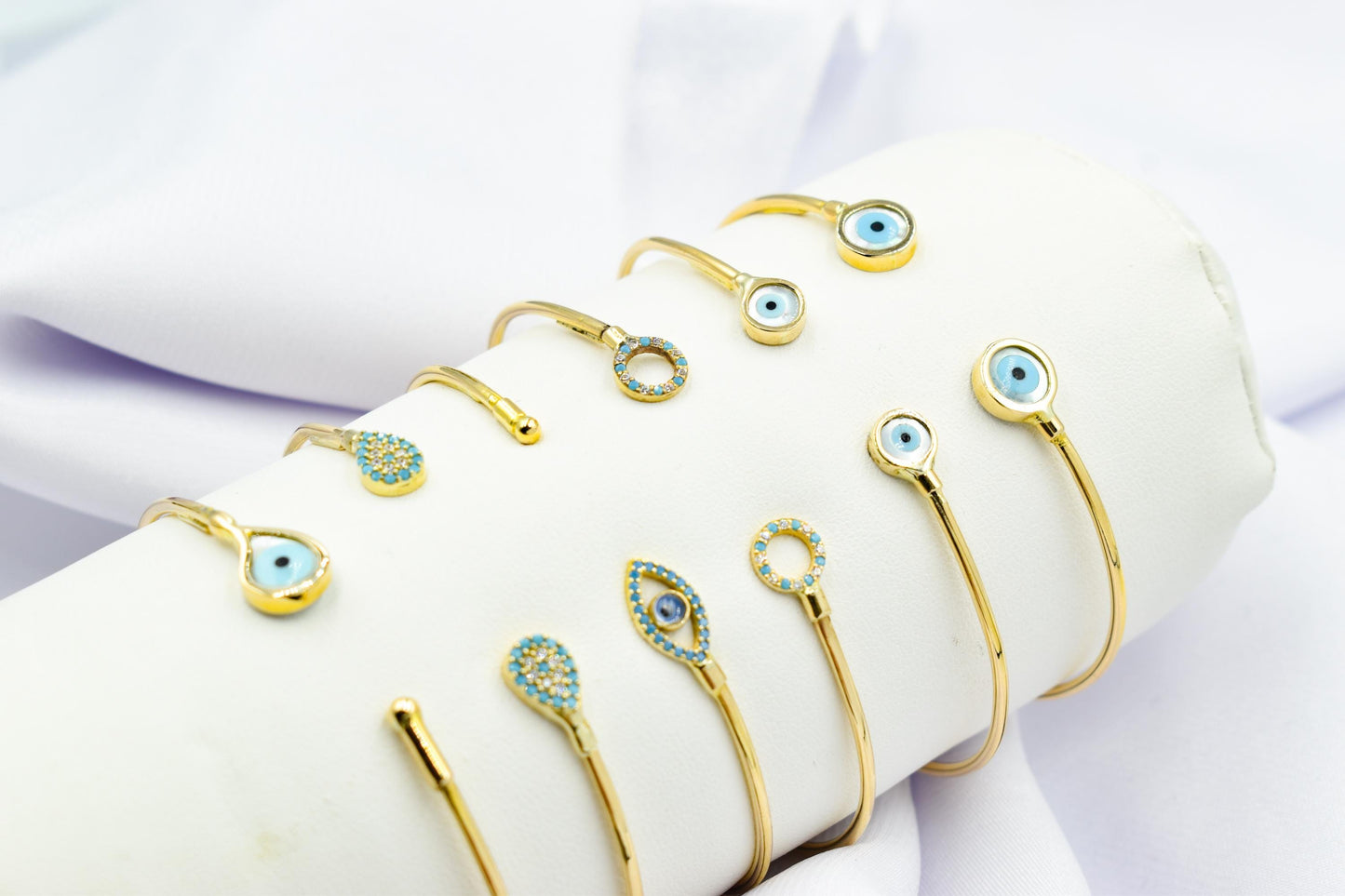 14K Gold Evil Eye Bracelet Turquoise,14K Protective Jewelry,14k Gold Bangle Bracelet,Diamond Dainty Gold Bracelet,Gift for Mom or Her