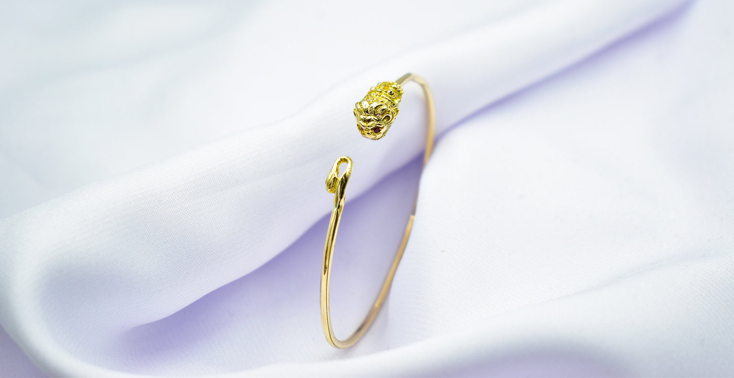 14K Gold Lion Head Bracelet with Gemstone Eyes,Dainty Lion Bracelet,Unisex Bracelet,Animal Bangle Bracelet,Symbol of Strength,Ancient Greece