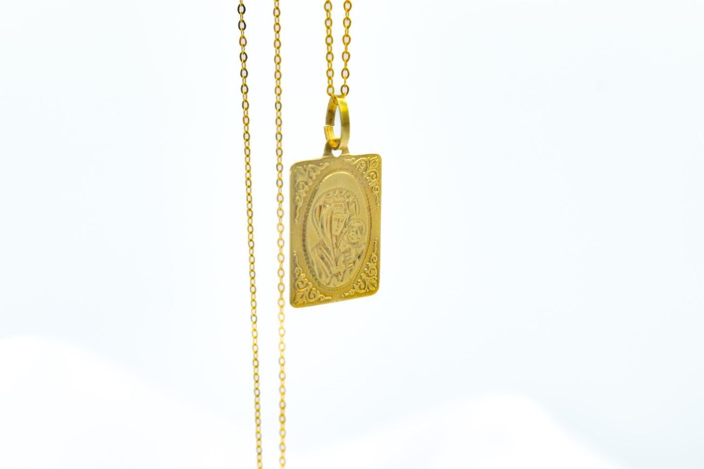 Χρυσό Φυλαχτό Παναγία Οβάλ Κ14