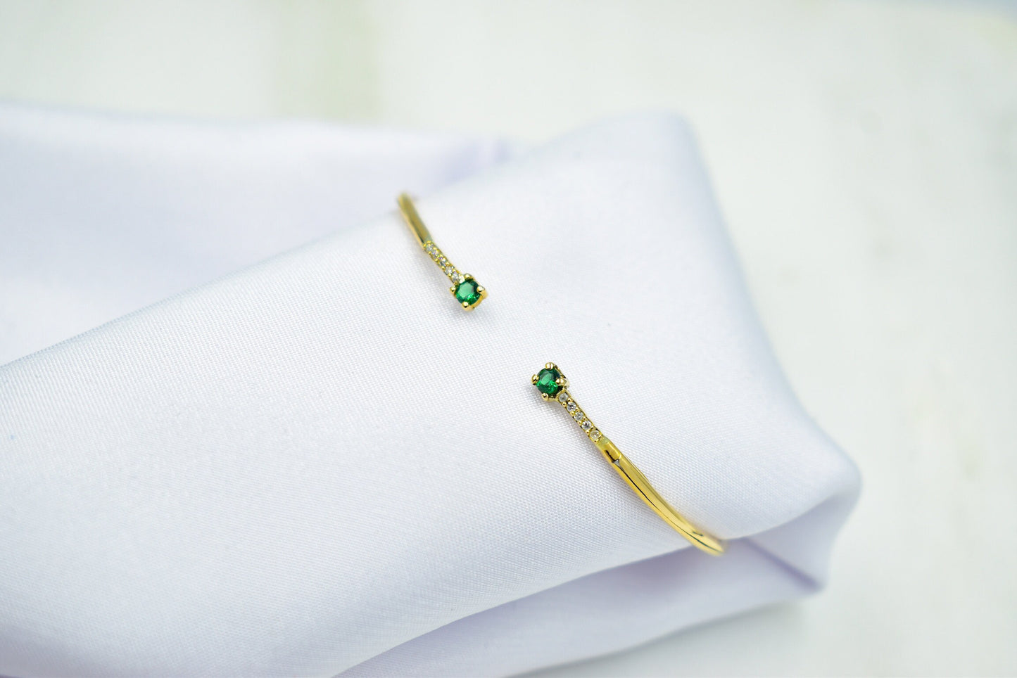 14K Gold Emerald Bangle,Emerald Bracelet,Bracelet for Women,Emerald Bezel Bracelet,May Birthstone Bracelet,Emerald Bangle For Mom & Her