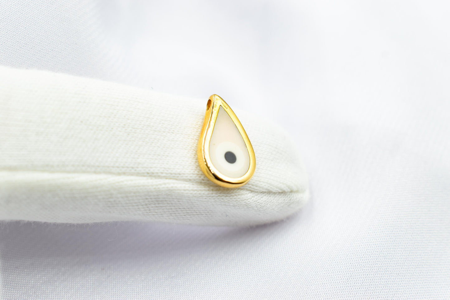 Κρεμαστό Μάτι Δάκρυ με Λευκό Σμάλτο Κ18