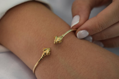 14K Solid Gold Ram Head Bangle,Greek Mythology Bracelet,Aries Zodiac Jewellery, Handcrafted Gold Cuff,Luxury Ancient Animal Bangle