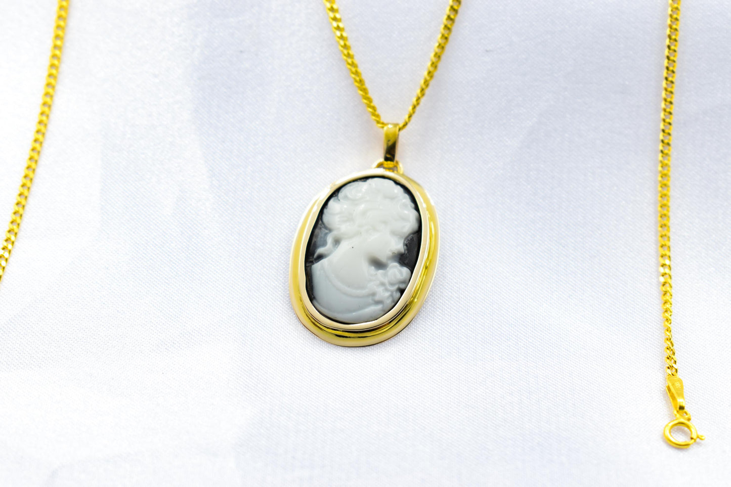 Κρεμαστό Μαύρο Καμέο Ρητίνης Κ14