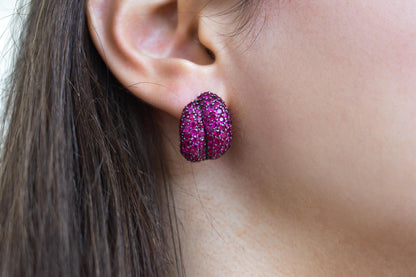 Σκουλαρίκια Κ18 Pavé με Ορυκτά Ρουμπίνια