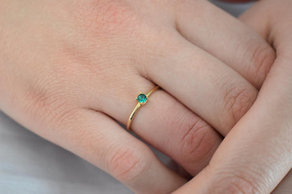 14K Solid Gold Thin Minimalist Ring–Round Green Zircon, Stackable Jewellery Gold Ring,14K Wedding & Engagement Stacking Ring, Gift for Her