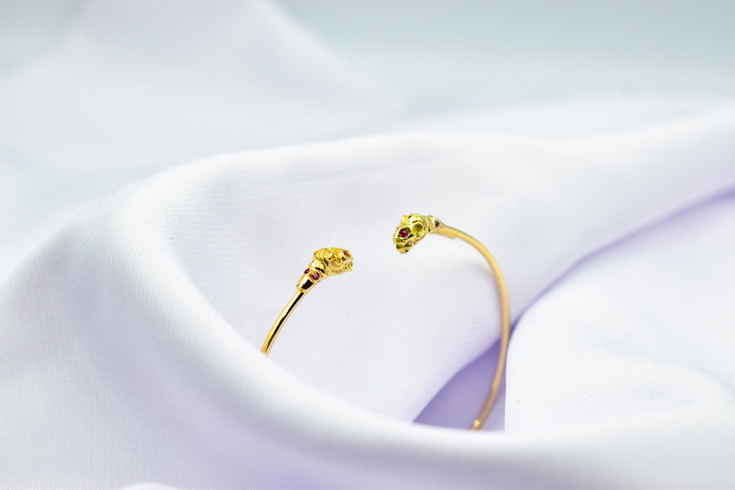 14K Gold Lion Head Bracelet with Gemstone Eyes,Ancient Greek Lion Bracelet,Unisex Bracelet,Animal Bangle,Symbol of Strength,Gift for Her