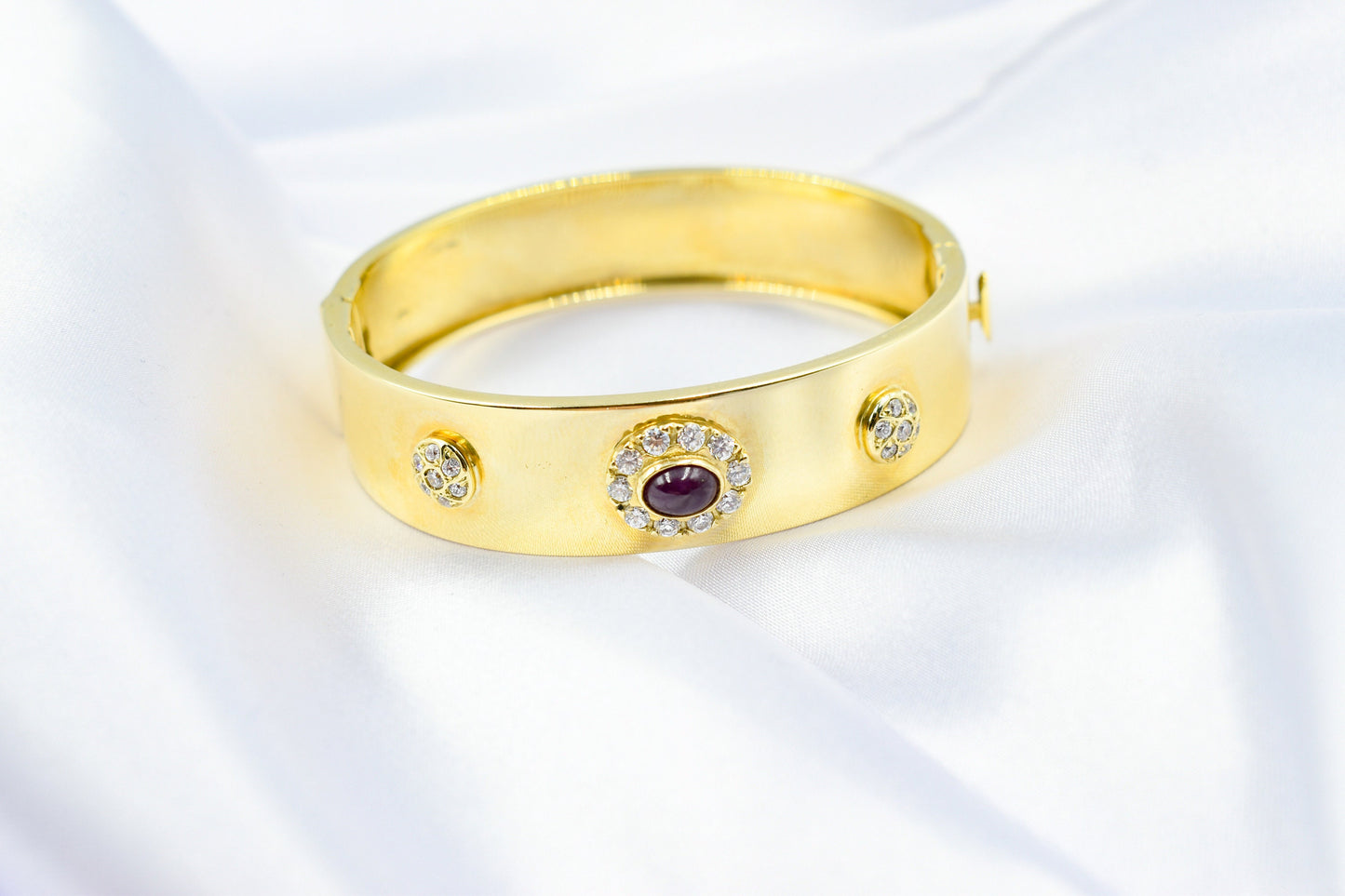 14K Solid Gold Ruby Bangle,Natural Ruby Bezel,Genuine Ruby,Bangle Bracelet,Natural Ruby,Unique & Vintage Bracelet for Her,Gemstone Gold Ruby