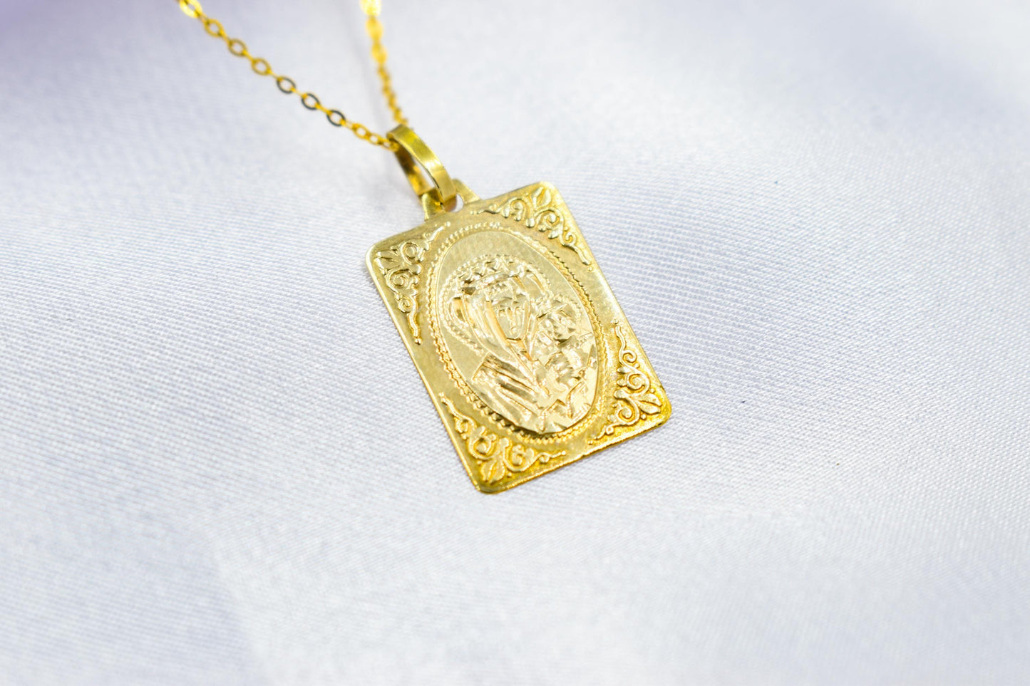 Χρυσό Φυλαχτό Παναγία Οβάλ Κ14