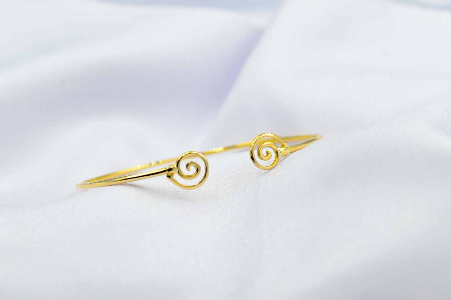 14K Gold Spiral Bracelet,Spiral Bangle,Dainty Bracelet,Greek Round Swirl,Minimal 14K Spiral Bracelet,Dainty Gold Bracelet,Circle of Life