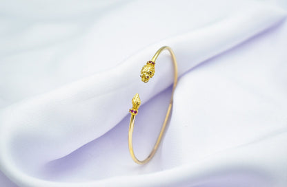 14K Gold Head Lion Bracelet,Gold Symbol of Strength,Lion Head Gold Bracelet,Elegant Ancient Greek Inspired Bracelet,Animal Gold Collection