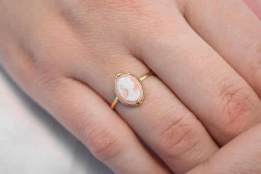 14K Solid Gold Cameo Ring,Vintage Cameo Ring,Adjustable Ring,Adjustable Gold Ring,Victoria Cameo Ring,Gold Cameo,Vintage Gift for Her