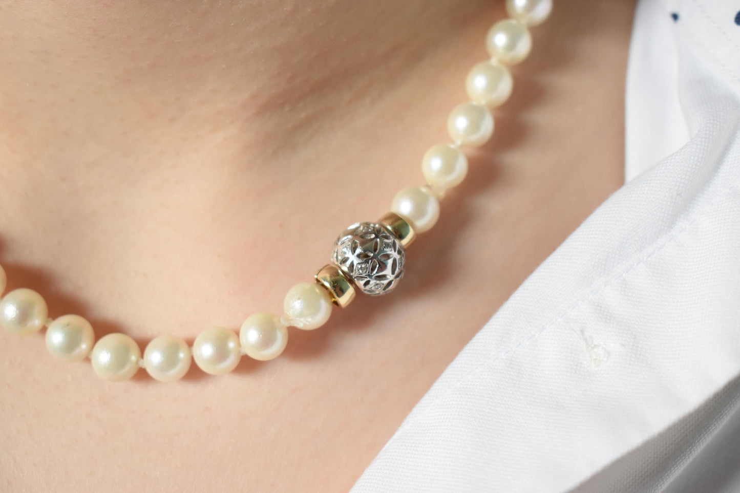 Χειροποίητο Μαργαριταρένιο Κολιέ με Δίχρωμο Κούμπωμα Κ14