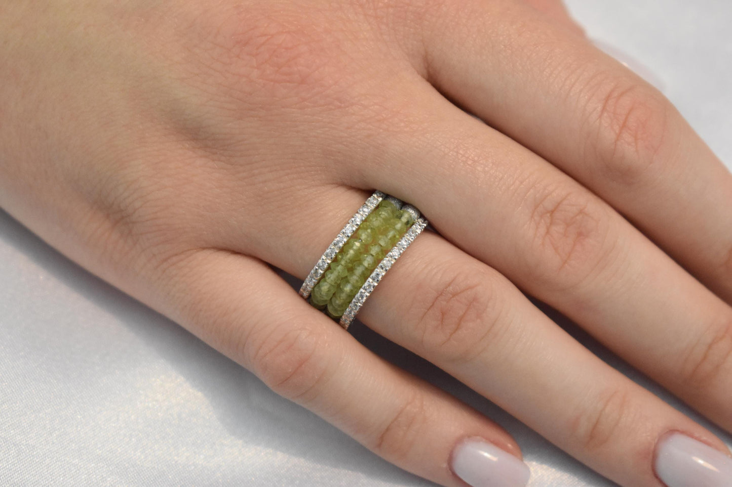 18K Solid Gold Ring with Two Rows of Rotating Peridots,Elegant Unique Design Stackable Jewellery Ring,18K Wedding & Engagement Ring for Her