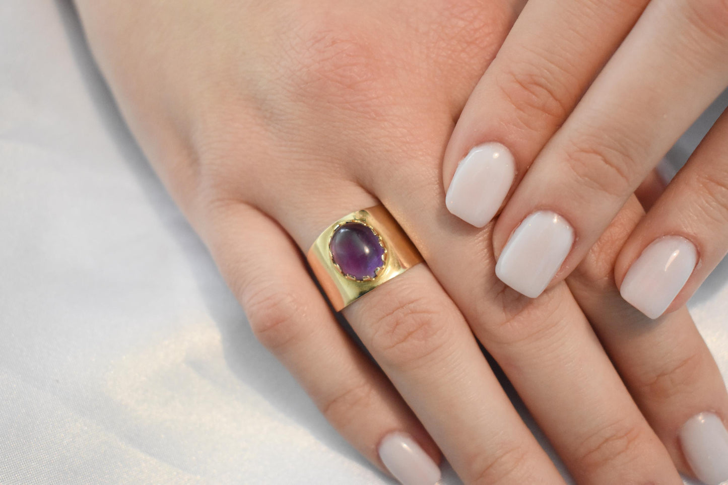 14K Solid Gold Amethyst Ring,Elegant Unique Design Stackable Jewellery Ring,14K Wedding Ring for Her,14K Amethyst Ring,Cabochon Amethyst
