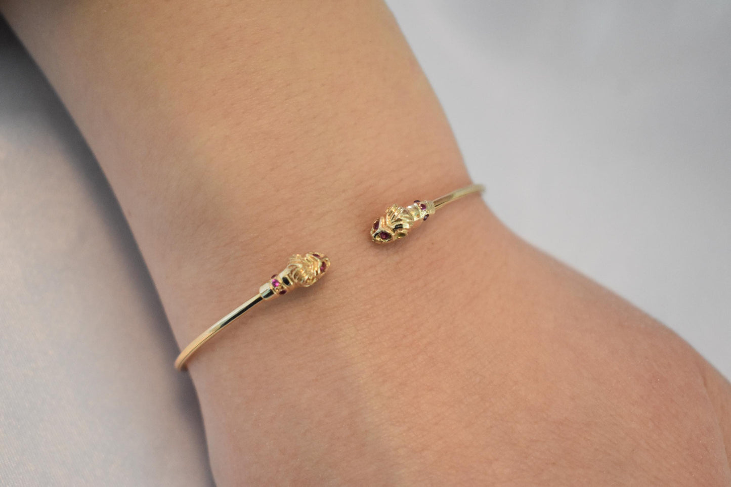 14K Gold Lion Head Bracelet with Gemstone Eyes,Ancient Greek Lion Bracelet,Unisex Bracelet,Animal Bangle,Symbol of Strength,Gift for Her