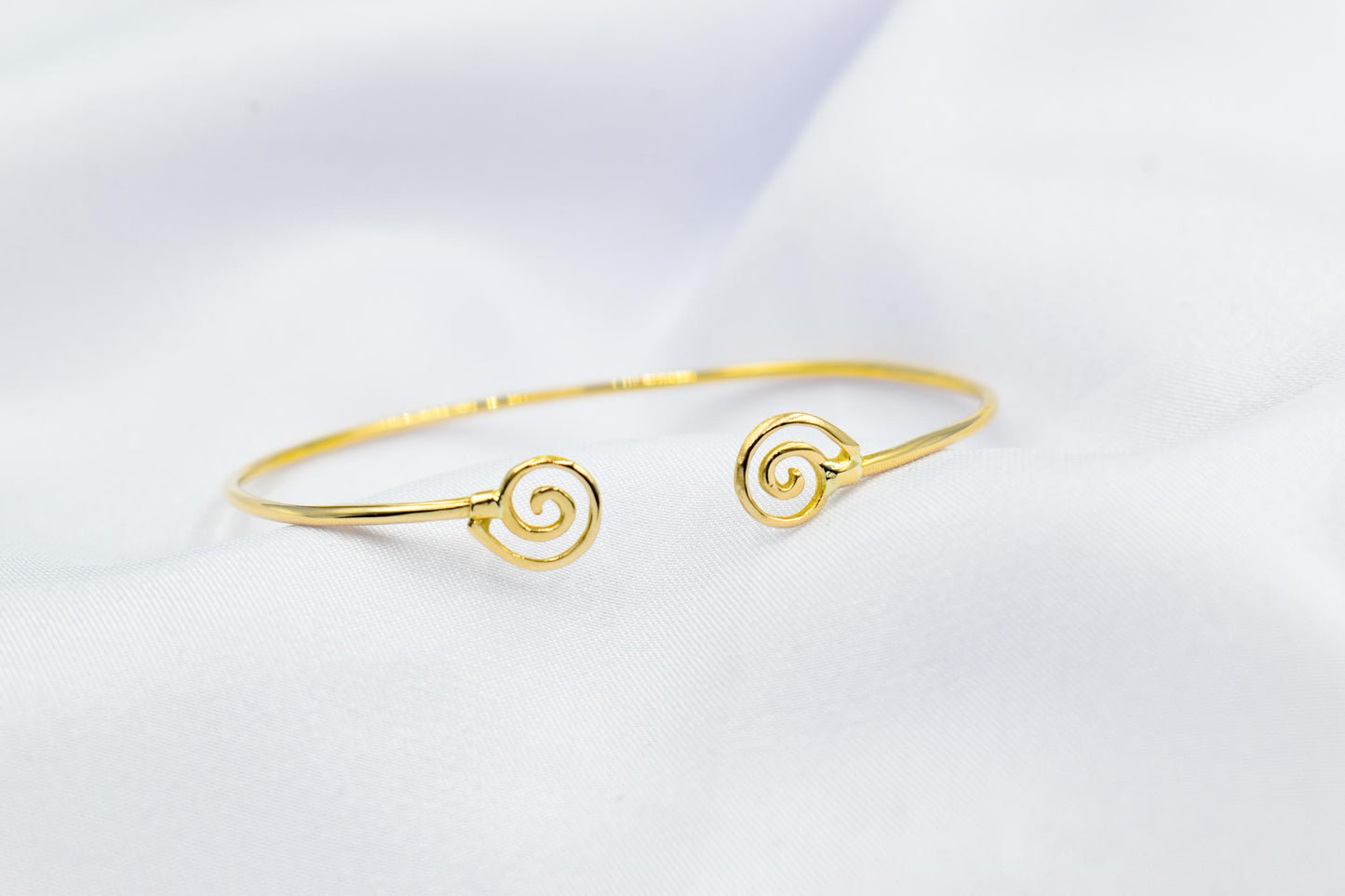 14K Gold Spiral Bracelet,Spiral Bangle,Dainty Bracelet,Greek Round Swirl,Minimal 14K Spiral Bracelet,Dainty Gold Bracelet,Circle of Life