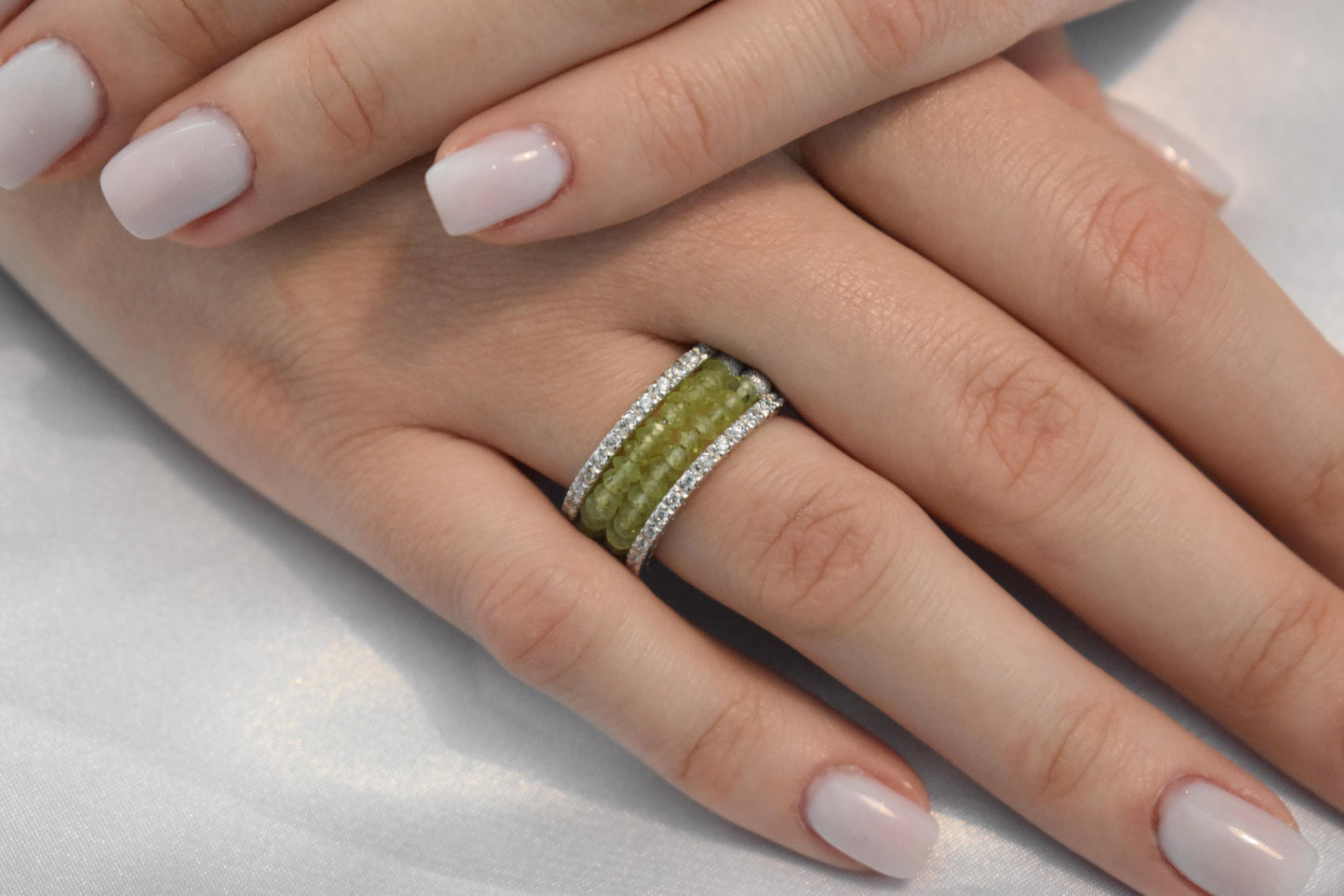 18K Solid Gold Ring with Two Rows of Rotating Peridots,Elegant Unique Design Stackable Jewellery Ring,18K Wedding & Engagement Ring for Her