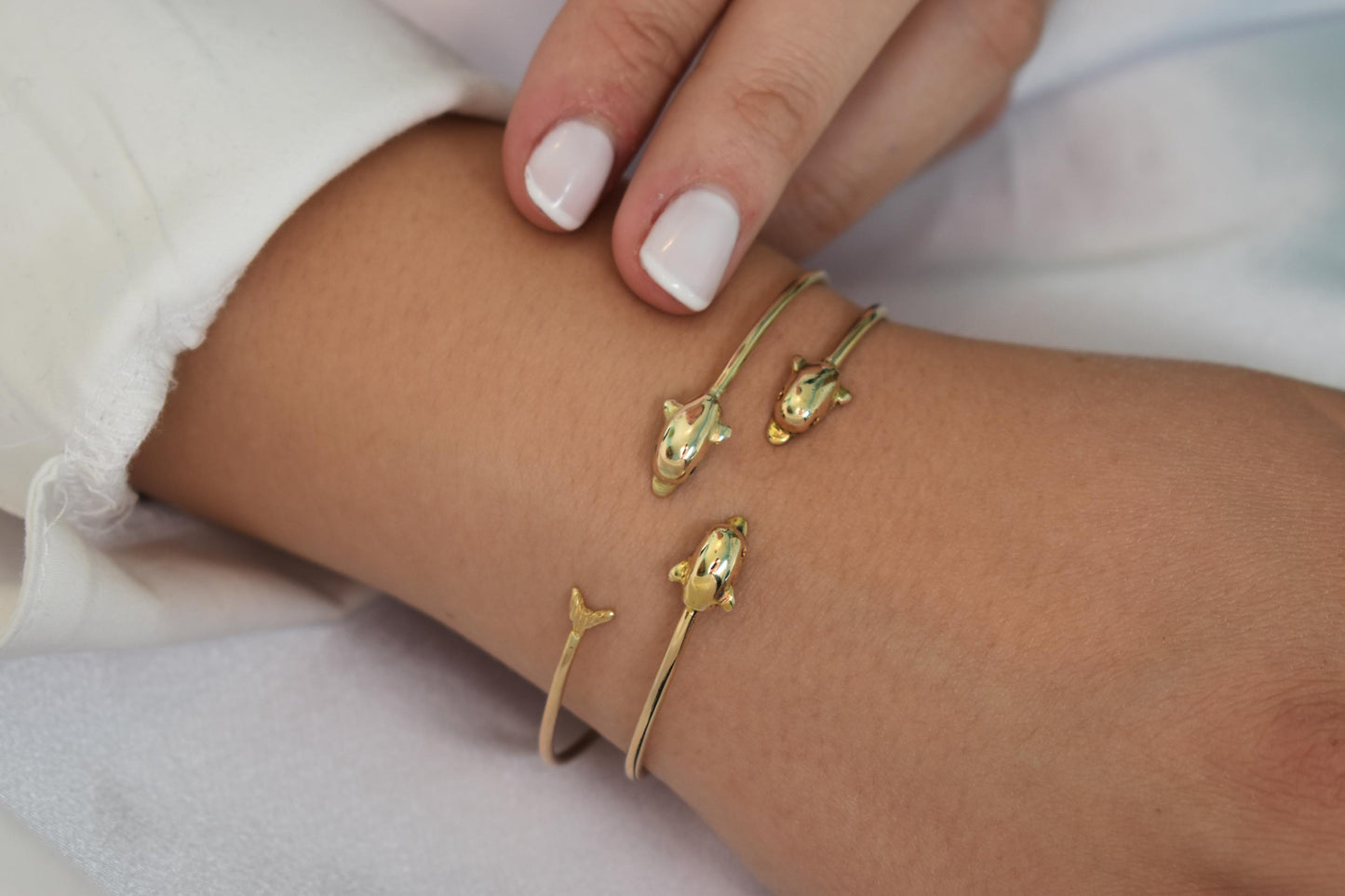 14k Gold Dolphin Bangle Bracelet,Dolphin Lovers Bracelet,Gold Sea Animal Bracelet Bangle,Summer Bracelet,Gift for Her,Sea Gold Collection