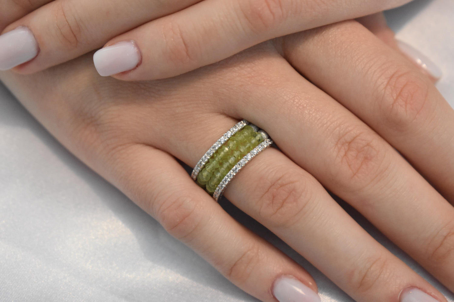18K Solid Gold Ring with Two Rows of Rotating Peridots,Elegant Unique Design Stackable Jewellery Ring,18K Wedding & Engagement Ring for Her