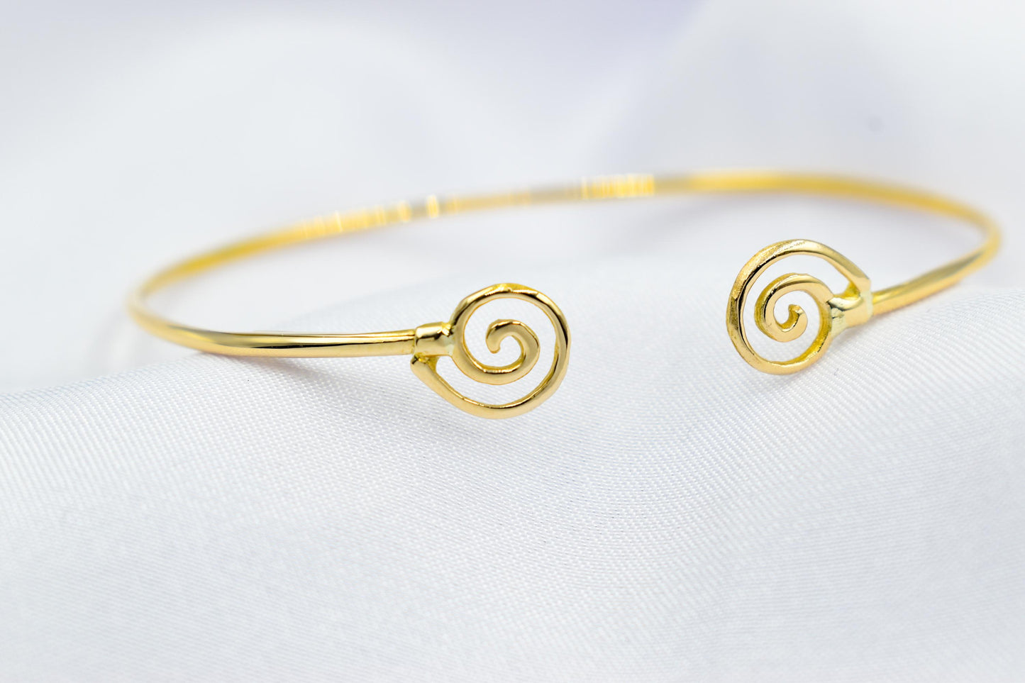 14K Gold Spiral Bracelet,Spiral Bangle,Dainty Bracelet,Greek Round Swirl,Minimal 14K Spiral Bracelet,Dainty Gold Bracelet,Circle of Life