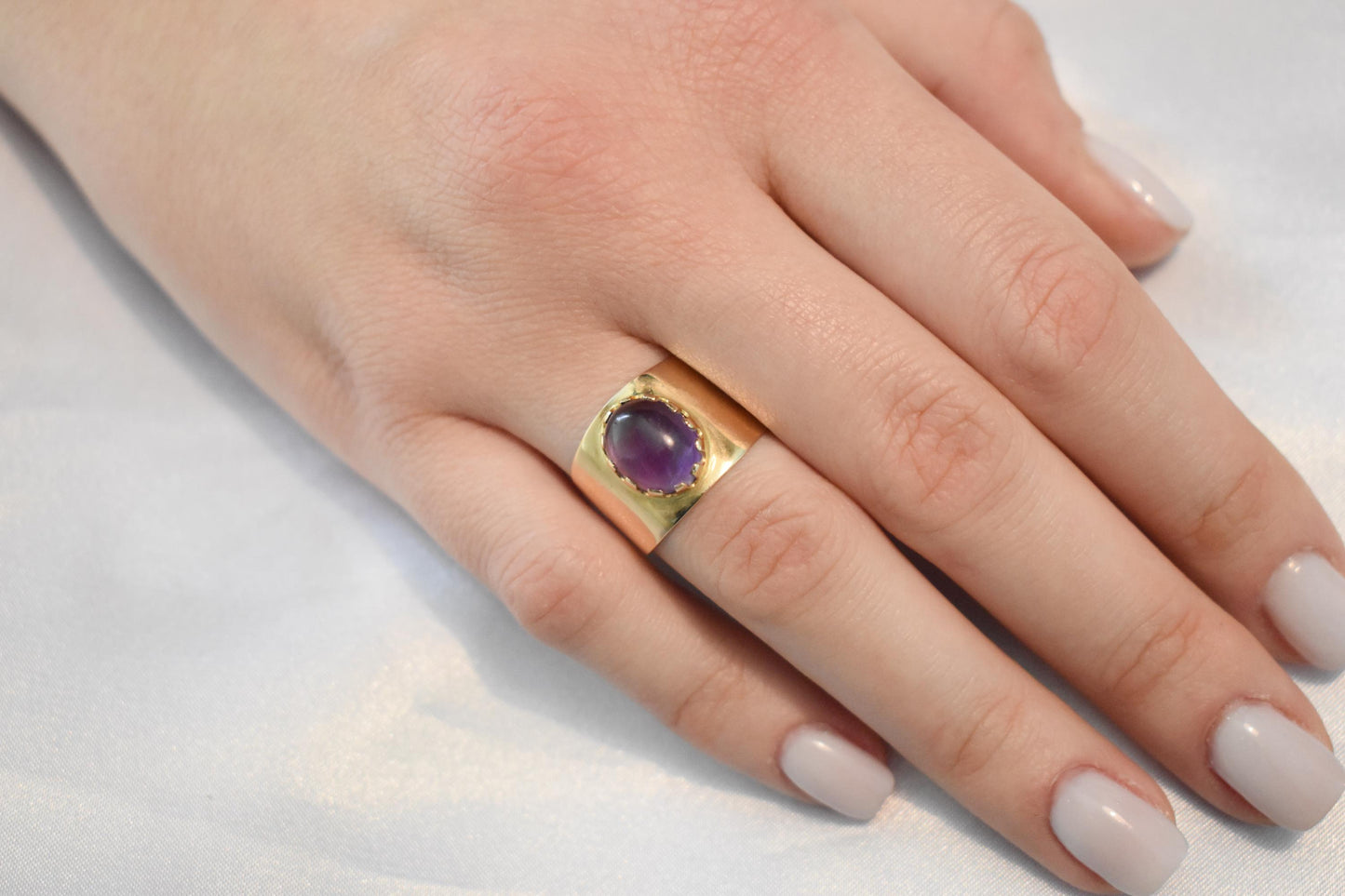 14K Solid Gold Amethyst Ring,Elegant Unique Design Stackable Jewellery Ring,14K Wedding Ring for Her,14K Amethyst Ring,Cabochon Amethyst