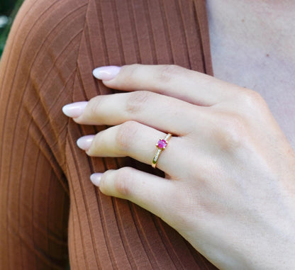 Χειροποίητο Μονόπετρο με Ορυκτό Ρουμπίνι & Διαμάντια Κ18