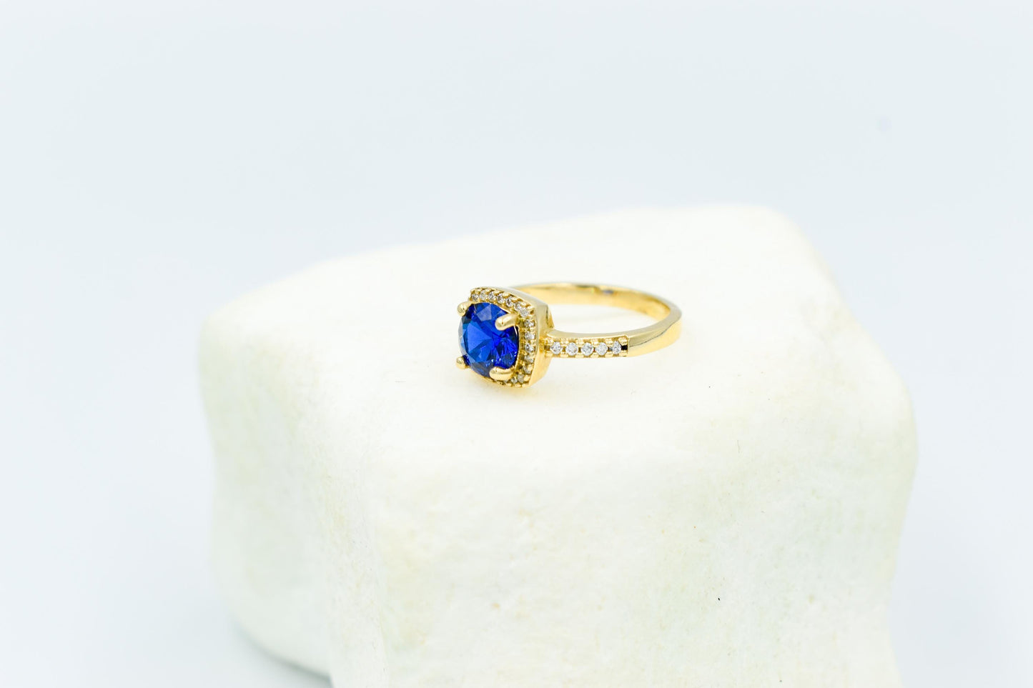 14K Gold Rosette Handmade Princess Inspired Ring,Blue Zircon Ring,Elegant & Unique Design,Luxurious Gift,Stylish Ring,Timeless Ring for Her