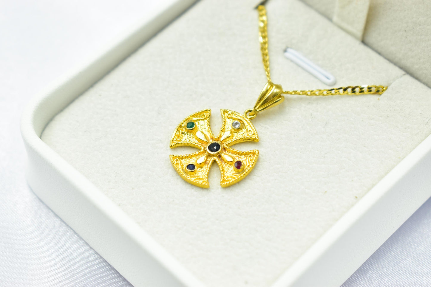 Βυζαντινός Στρογγυλός Σταυρός με πολύχρωμα Ζιργκόν Κ14