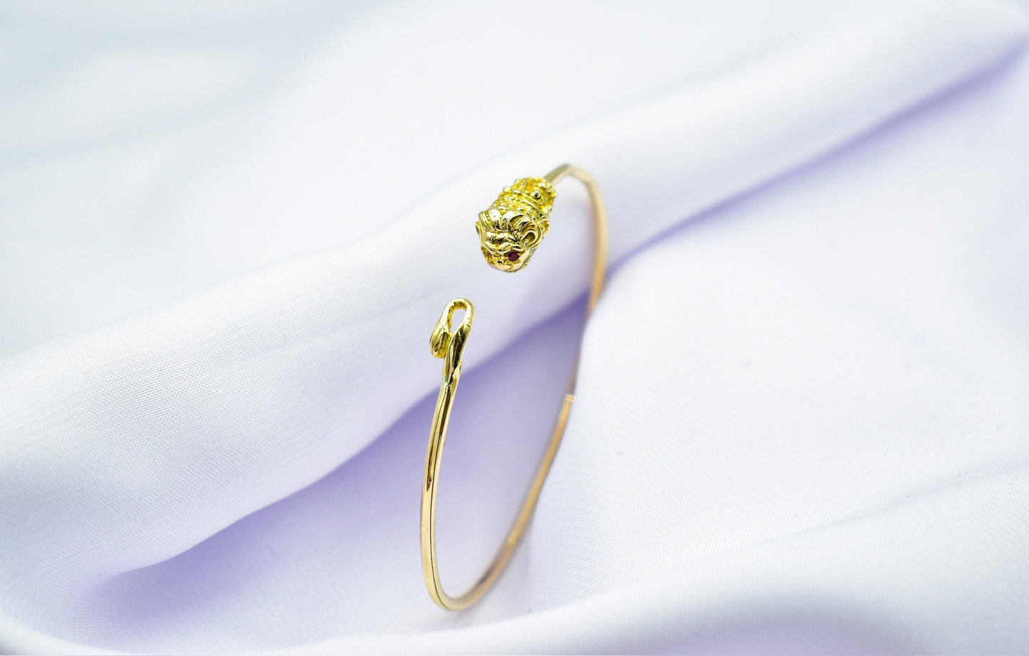 14K Gold Lion Head Bracelet with Gemstone Eyes,Dainty Lion Bracelet,Unisex Bracelet,Animal Bangle Bracelet,Symbol of Strength,Ancient Greece