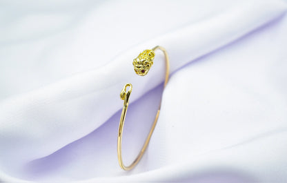 14K Gold Lion Head Bracelet with Gemstone Eyes,Dainty Lion Bracelet,Unisex Bracelet,Animal Bangle Bracelet,Symbol of Strength,Ancient Greece