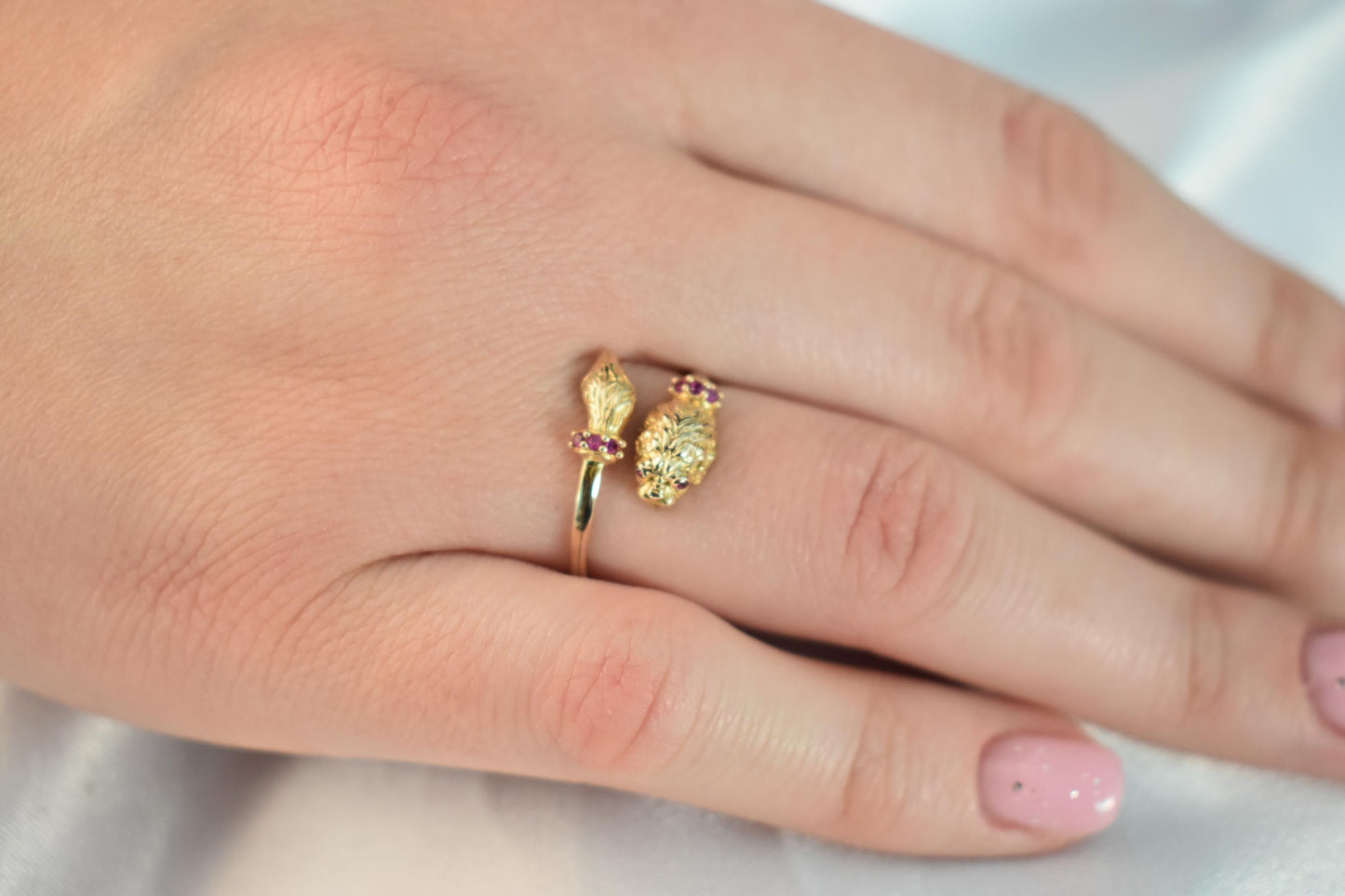 Χειροποίητο Δαχτυλίδι με Λιοντάρι με Ουρά & Κόκκινα Ζιργκόν