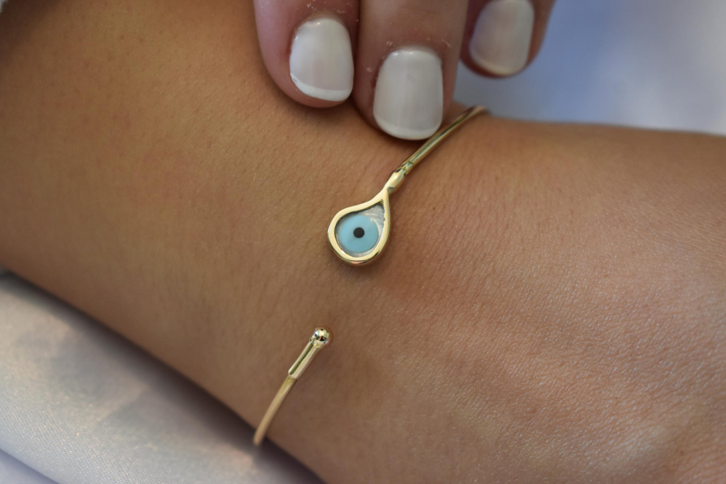 14K Gold Evil Eye Bracelet,Bangle Mother of Pearl Evil Eye,Lucky Blue Eye Bracelet,Protective Gift for Everyday Use,Gift for Mom & Her