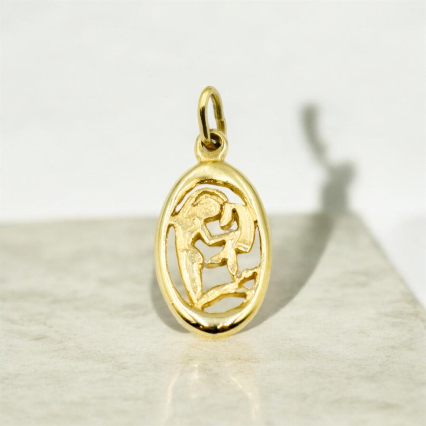 Χρυσό Μενταγιόν Παρθένος 14Κ