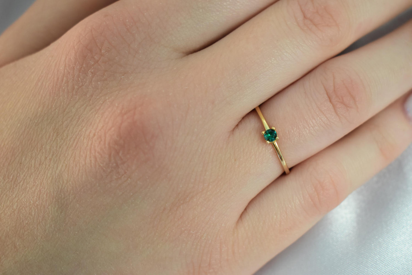 14K Solid Gold Thin Minimalist Ring–Round Green Zircon, Stackable Jewellery Gold Ring,14K Wedding & Engagement Stacking Ring, Gift for Her