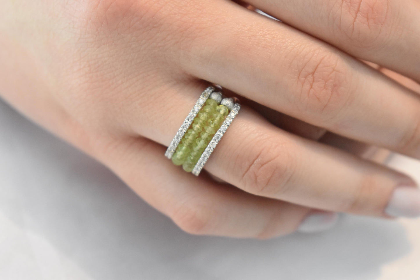 18K Solid Gold Ring with Two Rows of Rotating Peridots,Elegant Unique Design Stackable Jewellery Ring,18K Wedding & Engagement Ring for Her