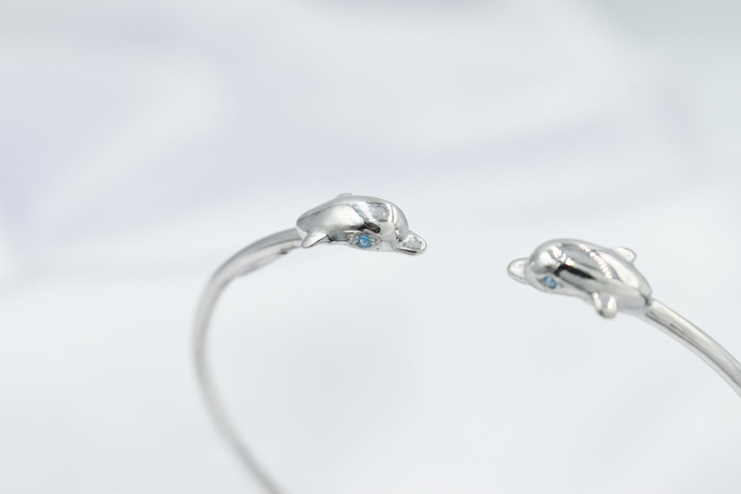 14k White Gold Dolphin Bangle Bracelet,Dolphin Bracelet,Gold Sea Animal Bracelet Bangle,Gold Summer Bracelet,Gift for Mom & Her