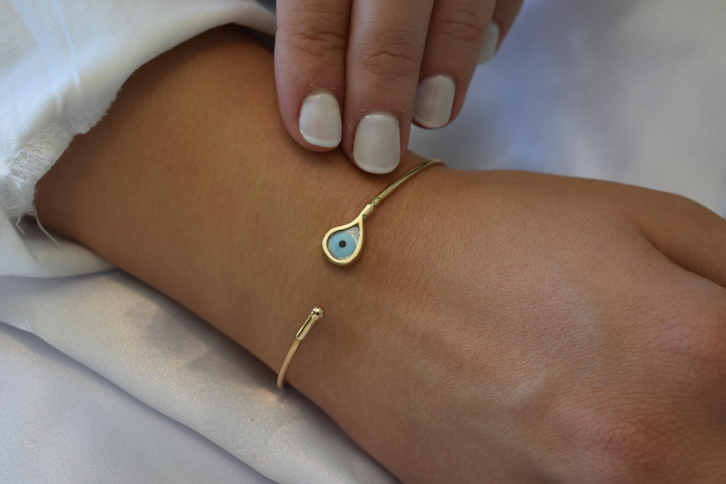 14K Gold Evil Eye Bracelet,Bangle Mother of Pearl Evil Eye,Lucky Blue Eye Bracelet,Protective Gift for Everyday Use,Gift for Mom & Her