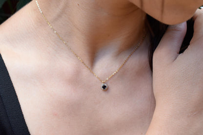 Κολιέ Ροζέτα με Σκούρο Μπλε Ζιργκόν 14Κ