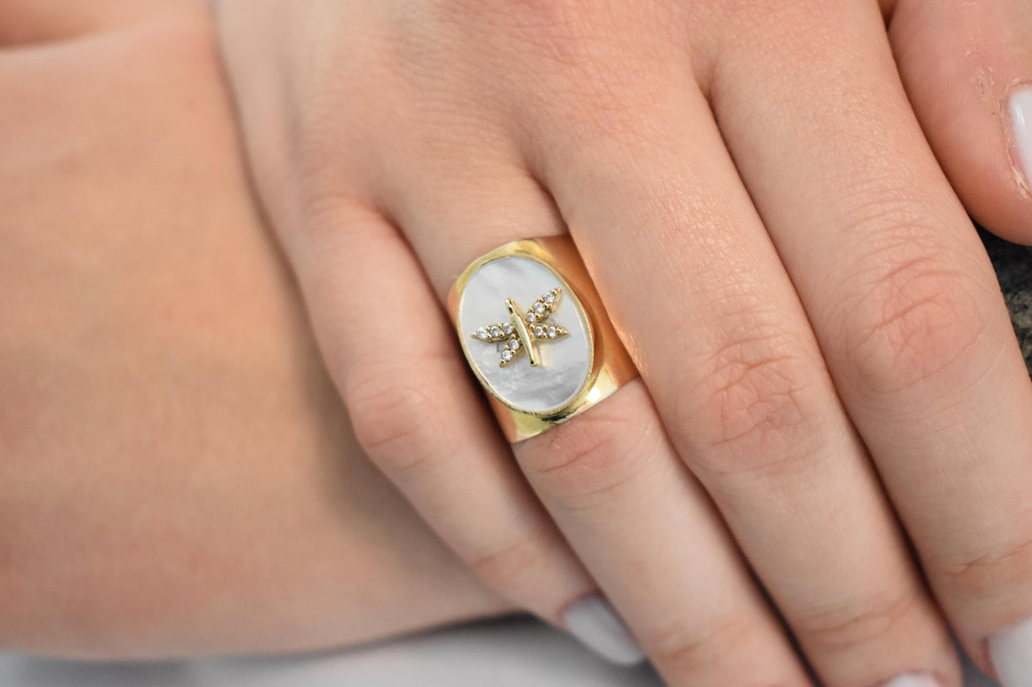 Χειροποίητο Οβάλ Δαχτυλίδι με Φίλντισι & Λιβελούλα με Ζιργκόν