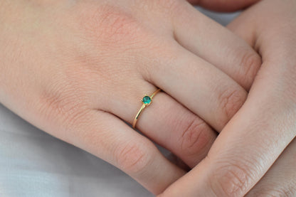 14K Solid Gold Thin Minimalist Ring–Round Green Zircon, Stackable Jewellery Gold Ring,14K Wedding & Engagement Stacking Ring, Gift for Her