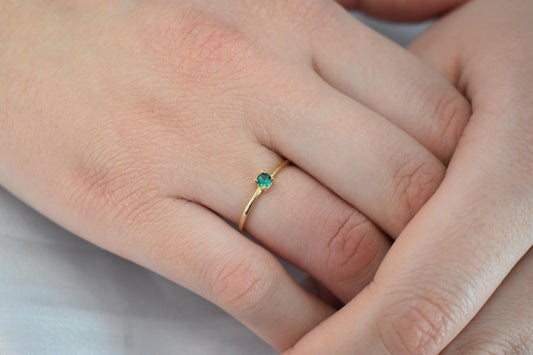 14K Solid Gold Thin Minimalist Ring–Round Green Zircon, Stackable Jewellery Gold Ring,14K Wedding & Engagement Stacking Ring, Gift for Her
