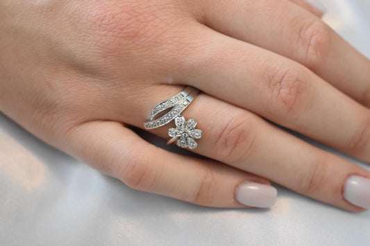 14K White Solid Gold Flower Ring,Elegant Unique Design Jewellery Ring,14K Wedding Ring,14K Flower Ring,Flower Jewellery, Gift for Her