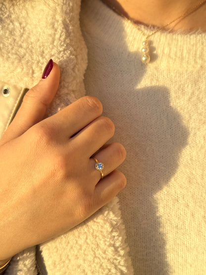 Δαχτυλίδι Ροζέτα με Γαλάζιο Zircon Κ14