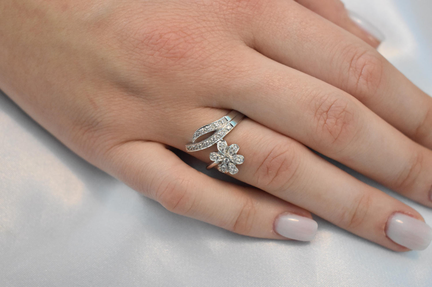 14K White Solid Gold Flower Ring,Elegant Unique Design Jewellery Ring,14K Wedding Ring,14K Flower Ring,Flower Jewellery, Gift for Her