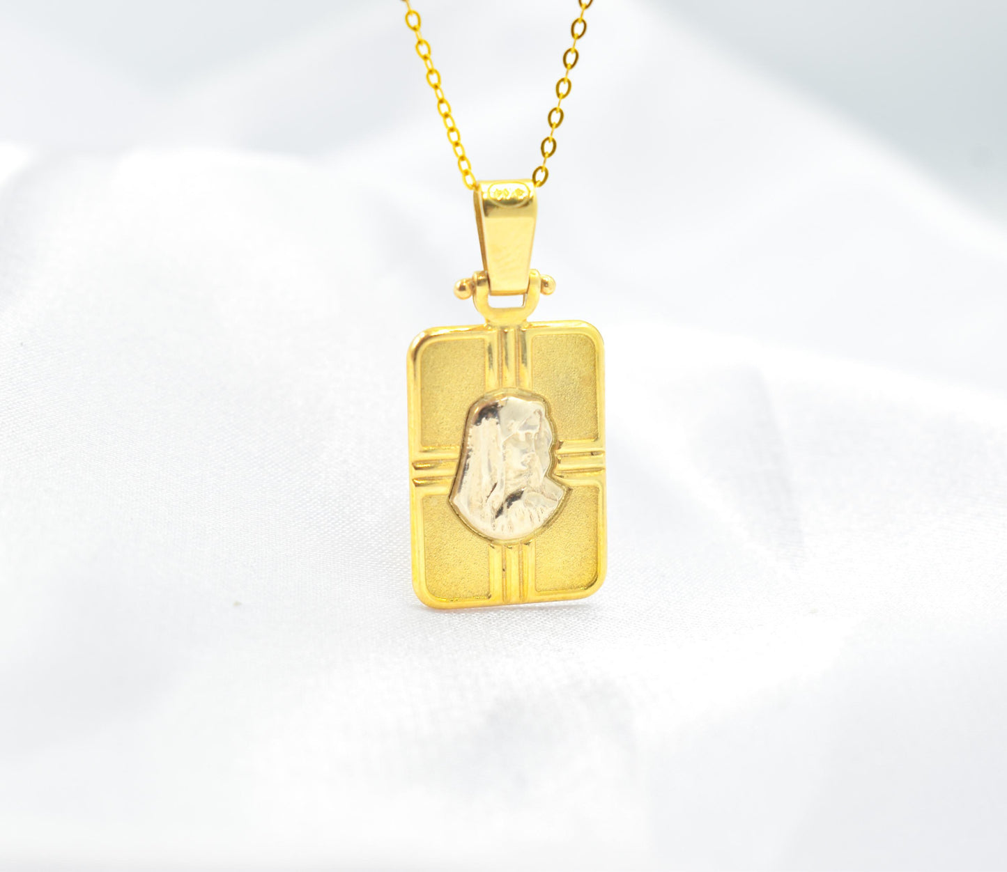 Χρυσό Φυλαχτό Χριστός Δίχρωμο Κ14