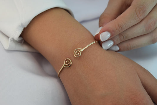 14K Gold Spiral Bracelet,Spiral Bangle,Dainty Bracelet,Greek Round Swirl,Minimal 14K Spiral Bracelet,Dainty Gold Bracelet,Circle of Life